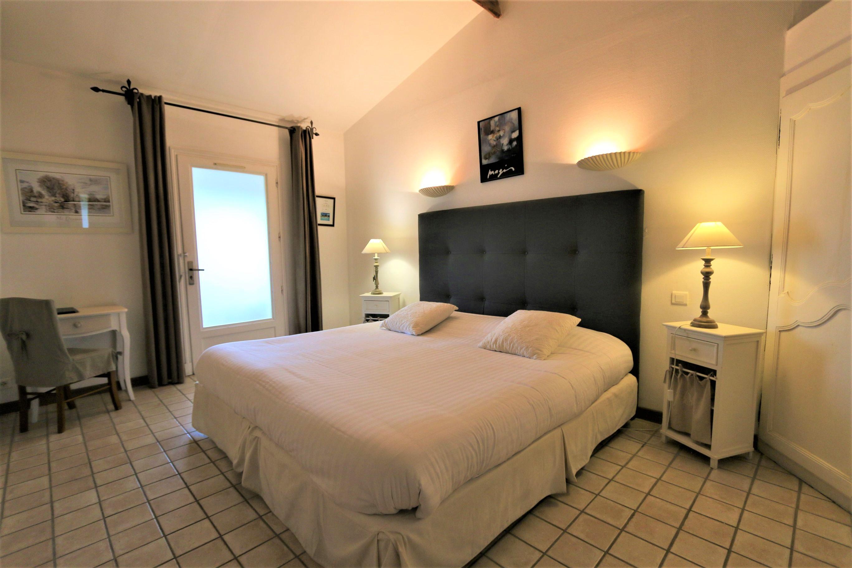 Hotel De La Ferme Lamy Meyrals Bagian luar foto