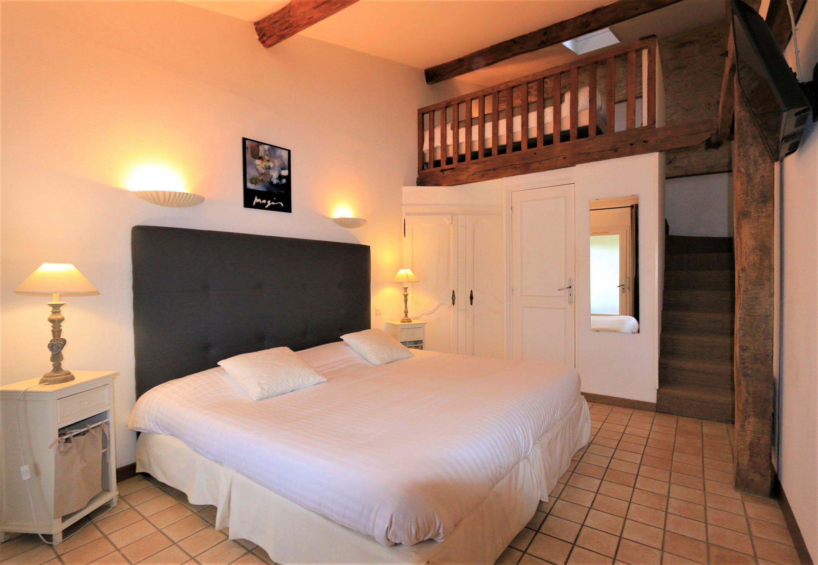Hotel De La Ferme Lamy Meyrals Bagian luar foto