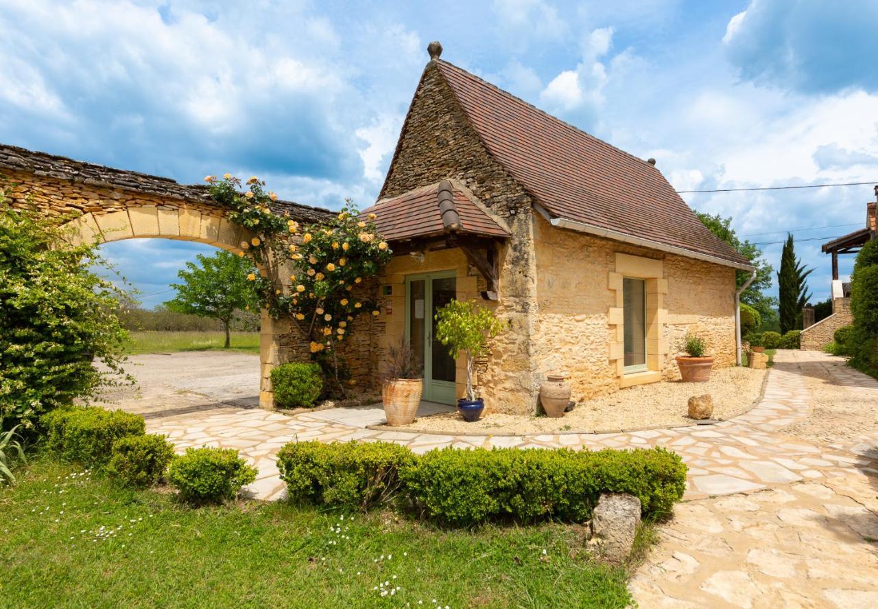 Hotel De La Ferme Lamy Meyrals Bagian luar foto