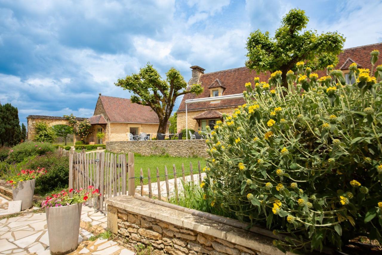 Hotel De La Ferme Lamy Meyrals Bagian luar foto