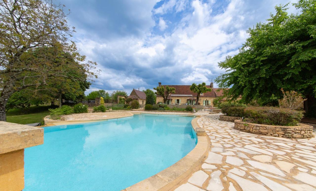 Hotel De La Ferme Lamy Meyrals Bagian luar foto