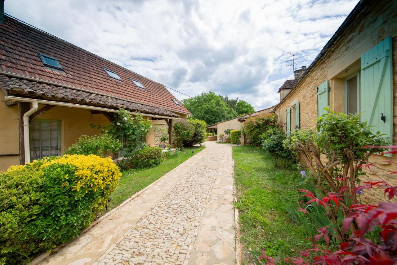 Hotel De La Ferme Lamy Meyrals Bagian luar foto