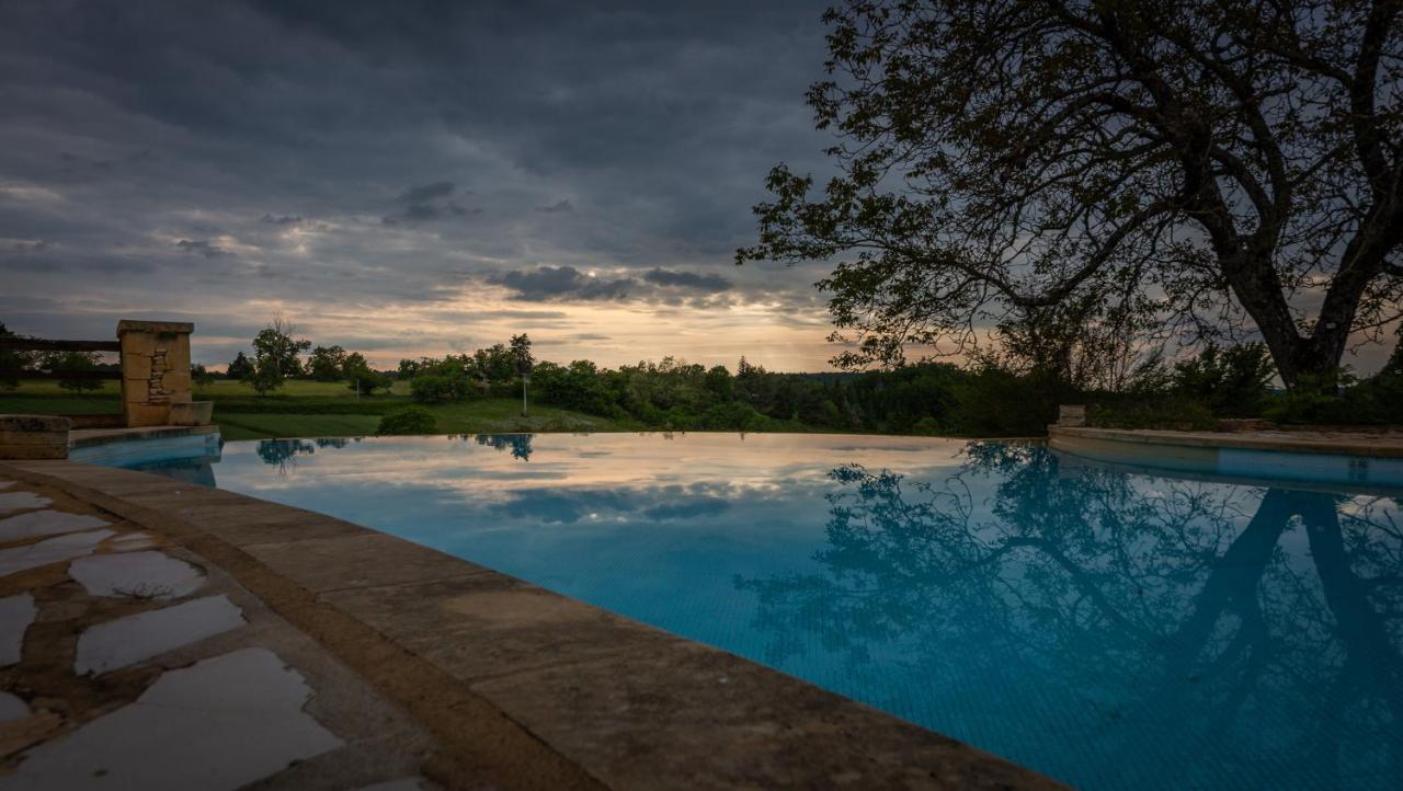 Hotel De La Ferme Lamy Meyrals Bagian luar foto