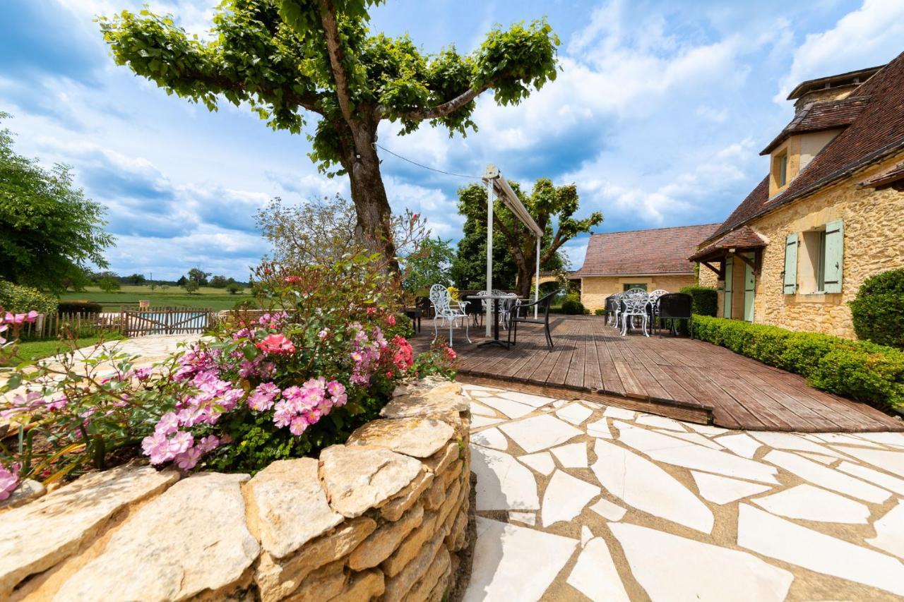 Hotel De La Ferme Lamy Meyrals Bagian luar foto