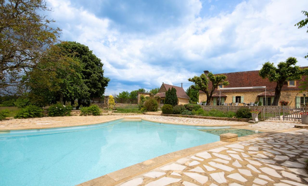 Hotel De La Ferme Lamy Meyrals Bagian luar foto