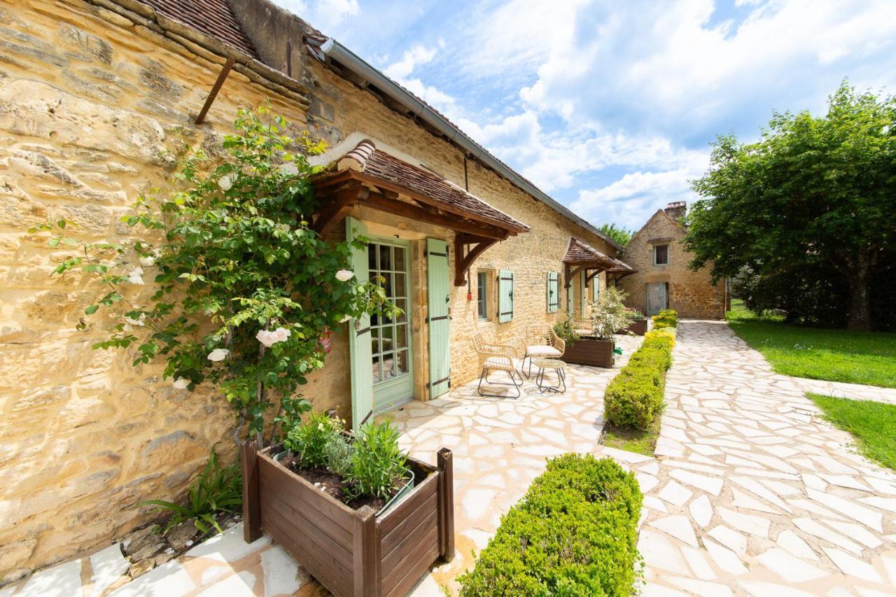 Hotel De La Ferme Lamy Meyrals Bagian luar foto