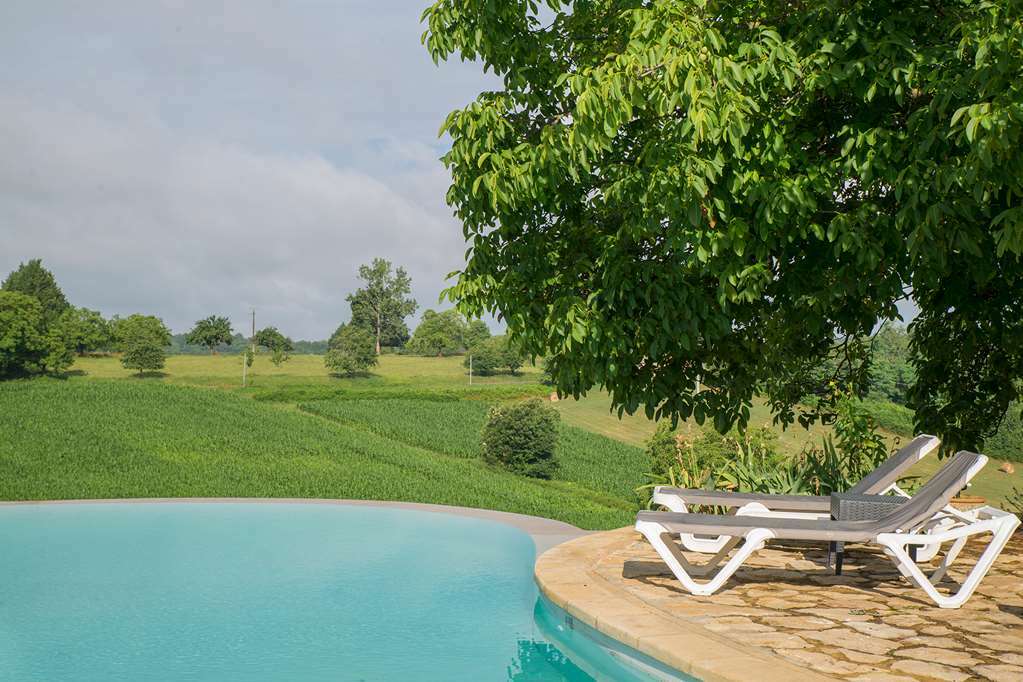 Hotel De La Ferme Lamy Meyrals Bagian luar foto
