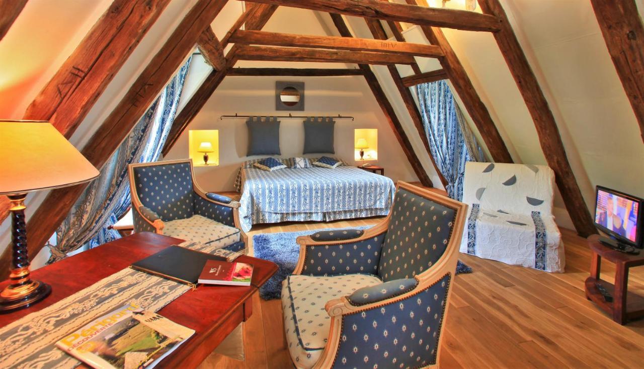 Hotel De La Ferme Lamy Meyrals Bagian luar foto